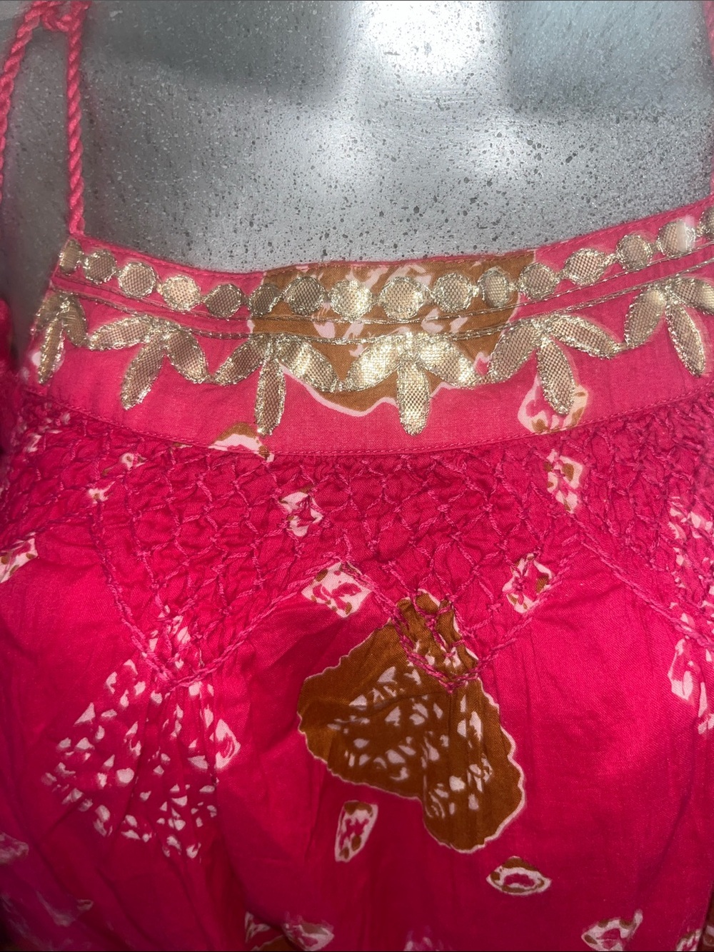 Beautiful Top - Picture 3 of 8